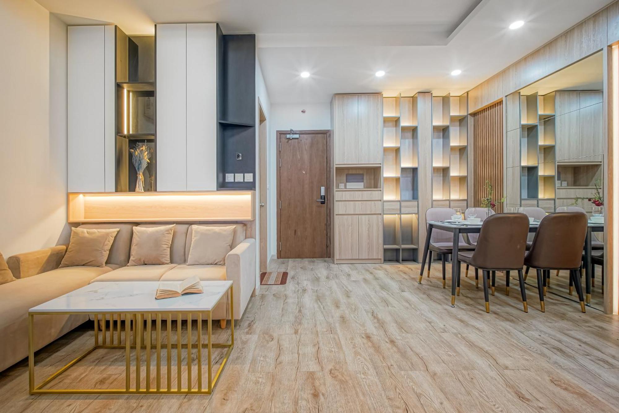 Nijo Kaya - Terra Royal Tower, Highclass, & Poker Table Apartment Ho Chi Minh City